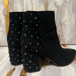 Circus by Sam Edelman studded heeled ankle bootie. Very comfortable